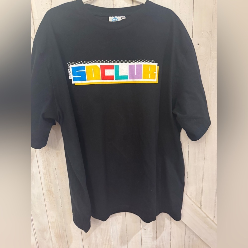 SnowDay Club Black T-Shirt XXL – Worn Once, Excellent Condition